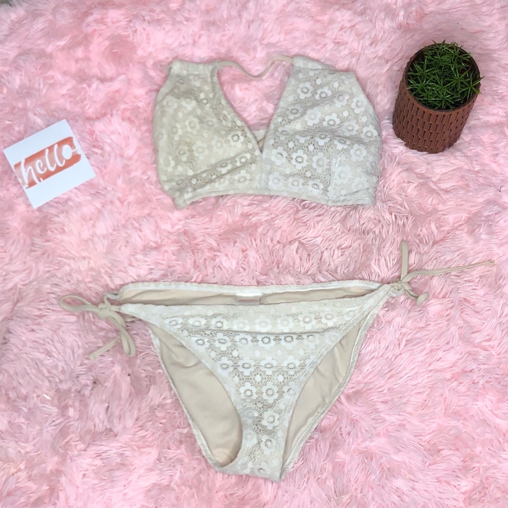 Target halter bikini